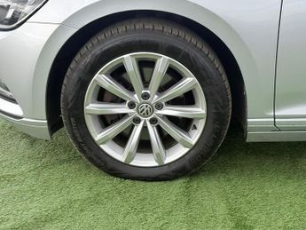 Volkswagen Passat 2.0 TDI BlueMotion Tech SE Business DSG Euro 6 (s/s) 5dr