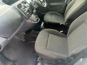 Renault Kangoo E i - Z.E. Auto FWD L2 H1 4dr