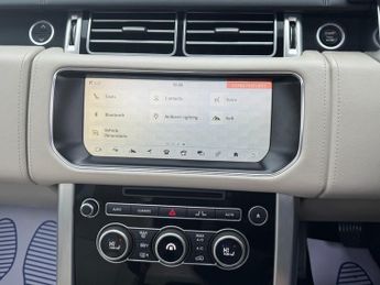 Land Rover Range Rover 4.4 SD V8 Autobiography SUV 5dr Diesel Auto 4WD Euro 6 (s/s) (33