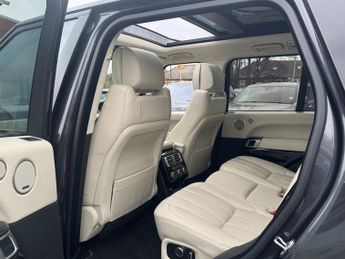 Land Rover Range Rover 4.4 SD V8 Autobiography SUV 5dr Diesel Auto 4WD Euro 6 (s/s) (33