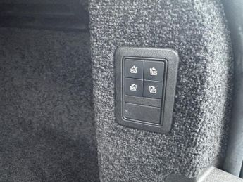 Land Rover Range Rover 4.4 SD V8 Autobiography SUV 5dr Diesel Auto 4WD Euro 6 (s/s) (33