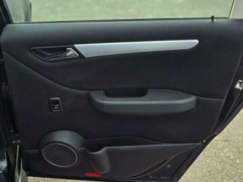 Mercedes-Benz B Class 2.0 B180 SE CVT 5dr