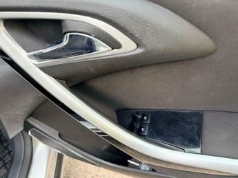 Vauxhall Astra 1.6 16v SRi Euro 5 5dr