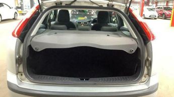 Ford Focus 1.6 Ghia 5dr