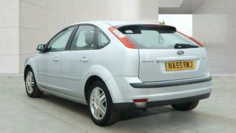 Ford Focus 1.6 Ghia 5dr