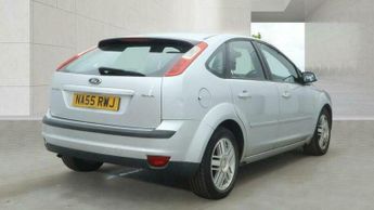 Ford Focus 1.6 Ghia 5dr