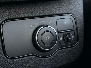 Mercedes-Benz Sprinter 2.1 314 CDI Progressive Panel Van 5dr Diesel Manual RWD L4 H3 Eu