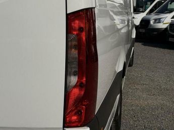 Mercedes-Benz Sprinter 2.1 314 CDI Progressive Panel Van 5dr Diesel Manual RWD L4 H3 Eu