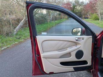 Jaguar X-Type 2.2D DPF SE 5dr