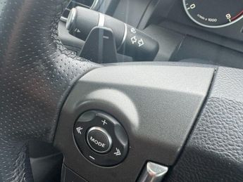 Land Rover Discovery 3.0 SD V6 HSE Luxury SUV 5dr Diesel Auto 4WD Euro 6 (s/s) (256 b