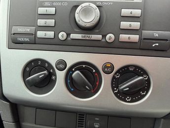 Ford Focus LX 16V