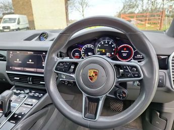Porsche Cayenne 3.0 V6 E-Hybrid 17.9kWh TiptronicS 4WD Euro 6 (s/s) 5dr (3.6kW C