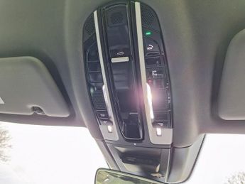 Porsche Cayenne 3.0 V6 E-Hybrid 17.9kWh TiptronicS 4WD Euro 6 (s/s) 5dr (3.6kW C