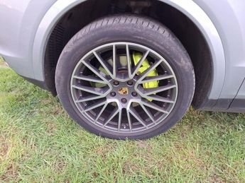 Porsche Cayenne 3.0 V6 E-Hybrid 17.9kWh TiptronicS 4WD Euro 6 (s/s) 5dr (3.6kW C