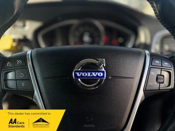 Volvo V40 D2 CROSS COUNTRY LUX
