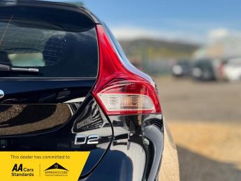 Volvo V40 D2 CROSS COUNTRY LUX