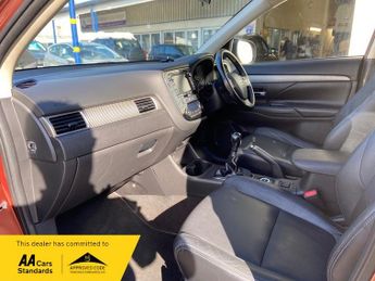 Mitsubishi Outlander DI-D GX 4