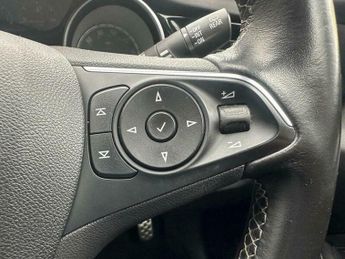 Vauxhall Insignia 2.0 Turbo D BlueInjection SRi Nav Sports Tourer Auto Euro 6 (s/s