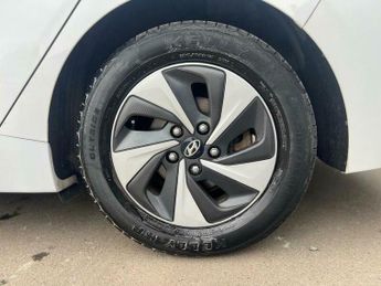 Hyundai Ioniq 1.6 h-GDi Premium DCT Euro 6 (s/s) 5dr