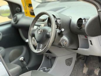 Toyota AYGO 1.0 VVT-i Go Euro 5 5dr