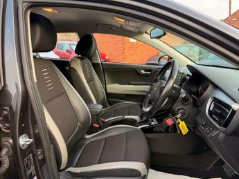 Kia Stonic 1.0 T-GDi 3 SUV 5dr Petrol DCT Euro 6 (s/s) (118 bhp)