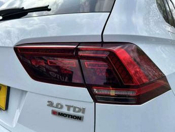 Volkswagen Tiguan 2.0 TDI BlueMotion Tech R-Line DSG 4Motion Euro 6 (s/s) 5dr