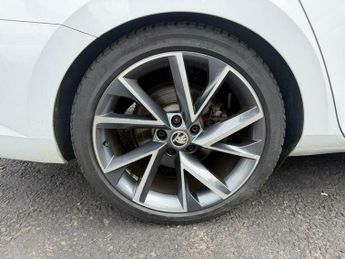 Skoda Superb 2.0 TDI SportLine DSG Euro 6 (s/s) 5dr