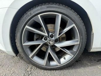 Skoda Superb 2.0 TDI SportLine DSG Euro 6 (s/s) 5dr