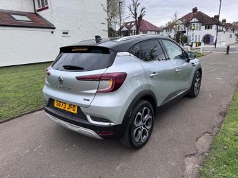 Renault Captur TECHNO E-TECH