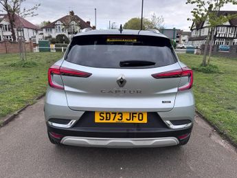 Renault Captur TECHNO E-TECH