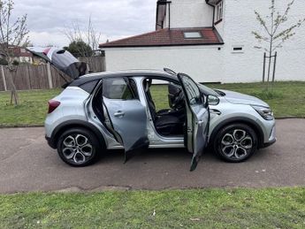 Renault Captur TECHNO E-TECH