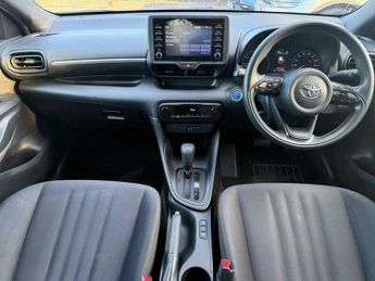 Toyota Yaris 1.5 VVT-h Design Hatchback 5dr Petrol Hybrid E-CVT Euro 6 (s/s) 