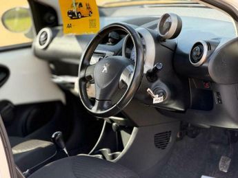 Peugeot 107 1.0 12V Allure 2 Tronic Euro 5 3dr