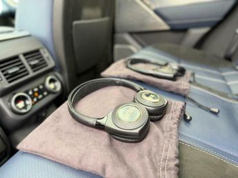 Land Rover Range Rover Velar 3.0 D300 R-Dynamic SE SUV 5dr Diesel Auto 4WD Euro 6 (s/s) (300 