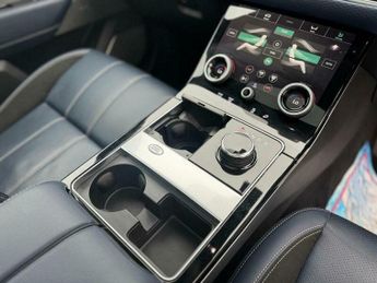 Land Rover Range Rover Velar 3.0 D300 R-Dynamic SE SUV 5dr Diesel Auto 4WD Euro 6 (s/s) (300 