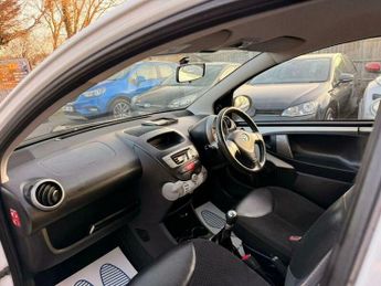 Toyota AYGO 1.0 VVT-i Ice Euro 5 5dr