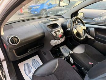Toyota AYGO 1.0 VVT-i Ice Euro 5 5dr