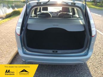 Ford Focus 1.6 Style Estate 5dr Petrol Automatic (184 g/km, 99 bhp)