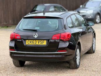 Vauxhall Astra 1.6 16V Exclusiv Sports Tourer Auto Euro 5 5dr