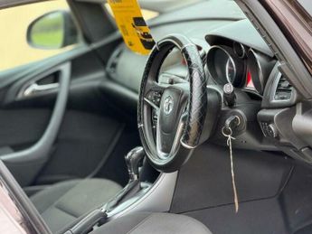 Vauxhall Astra 1.6 16V Exclusiv Sports Tourer Auto Euro 5 5dr