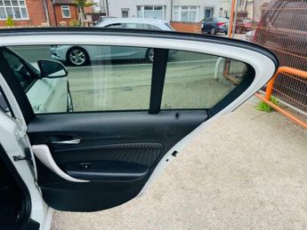 BMW 1 SERIES 2.0 116d SE Auto Euro 5 (s/s) 5dr
