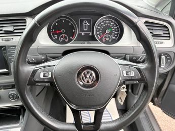 Volkswagen Golf SE TDI BLUEMOTION TECHNOLOGY DSG