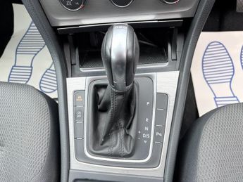 Volkswagen Golf SE TDI BLUEMOTION TECHNOLOGY DSG