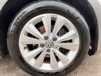 Volkswagen Golf SE TDI BLUEMOTION TECHNOLOGY DSG