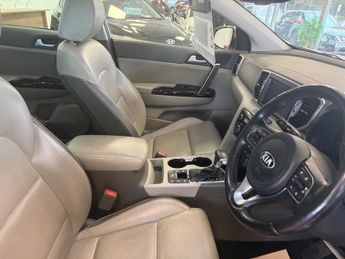 Kia Sportage CRDI FIRST EDITION 16 PLATE 89000 MILES AUTO PAN TOOF SAT NAV LE
