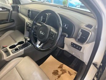 Kia Sportage CRDI FIRST EDITION 16 PLATE 89000 MILES AUTO PAN TOOF SAT NAV LE