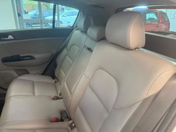 Kia Sportage CRDI FIRST EDITION 16 PLATE 89000 MILES AUTO PAN TOOF SAT NAV LE