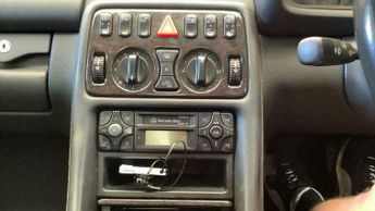 Mercedes-Benz CLK 3.2 CLK320 Avantgarde 2dr