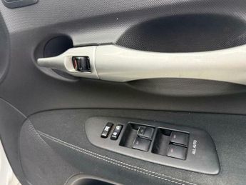 Toyota Auris 1.8 VVT-h T Spirit CVT Euro 5 (s/s) 5dr