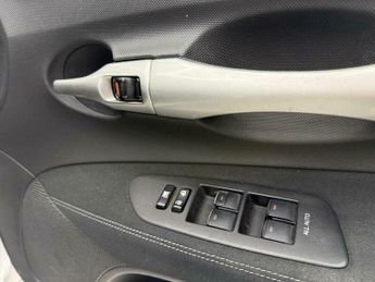 Toyota Auris 1.8 VVT-h T Spirit CVT Euro 5 (s/s) 5dr